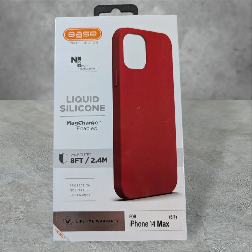 A3. Base Liquid Silicone MagCharge Case For Apple iPhone 14 Max (14‎ Plus) Red